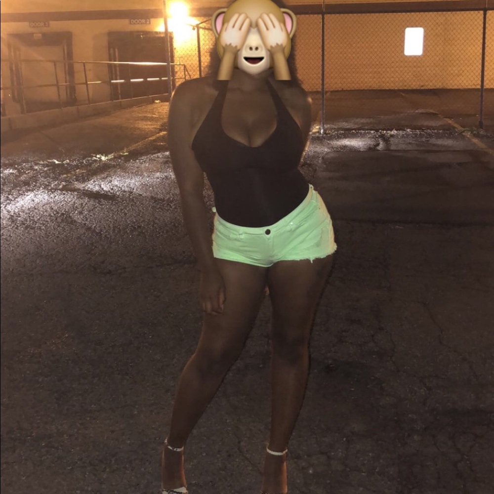 Meet your Posher, Beverly